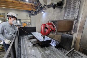 The heart of precasting: steel moulds for tunnel segments 2 Mechanical processing of the mould head for ashlars - AB Tunnelling